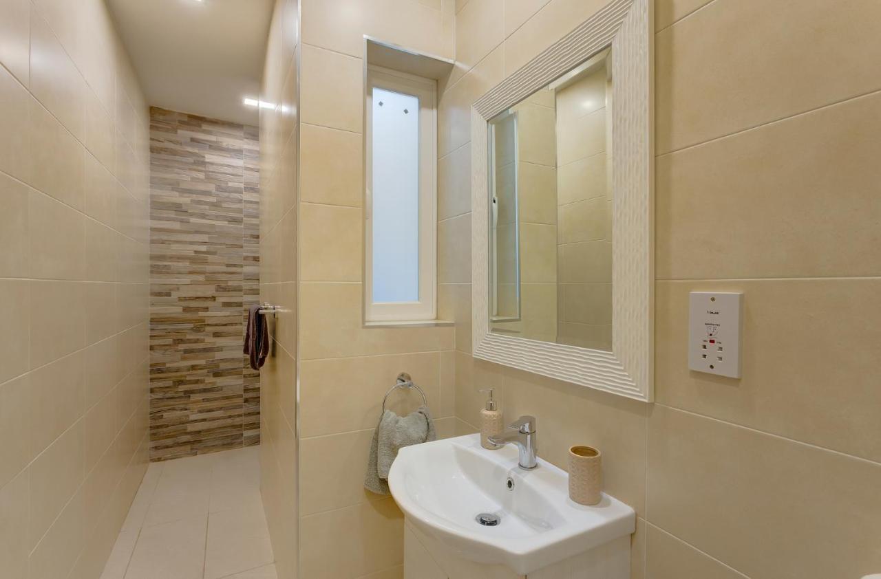 Centric And Modern Penthouse Close To Amenities ムサイダ エクステリア 写真